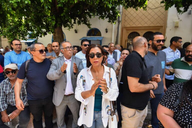 En Tunisie, deux chroniqueurs condamnés à un an de prison pour avoir critiqué le président Kaïs Saïed